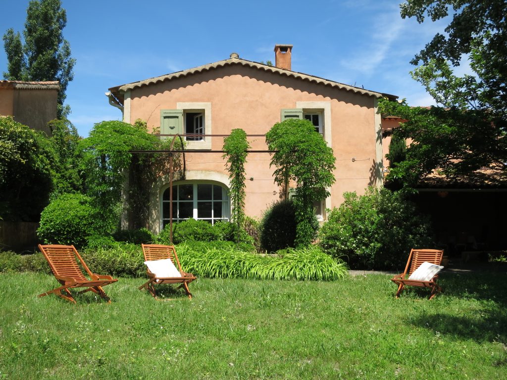 Mas du Luberon à Céreste location pour 4 personnes avec jardin privatif