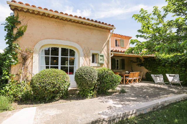 gîte Le Mas des Lavandes, 2 chambres indépendantes, une terasse couverte et jardin privatif